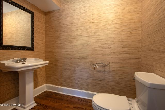 310 E Morganton Road, Southern Pines, NC 28387