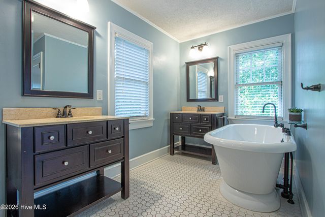 310 E Morganton Road, Southern Pines, NC 28387