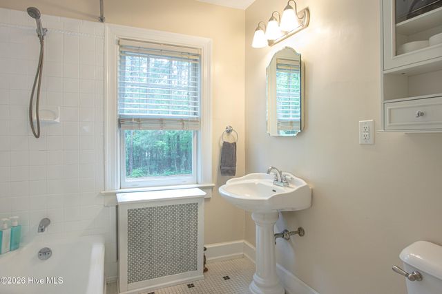310 E Morganton Road, Southern Pines, NC 28387