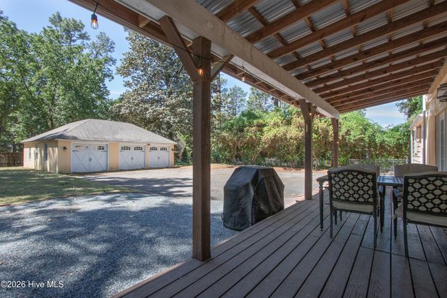 310 E Morganton Road, Southern Pines, NC 28387