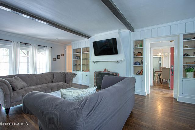310 E Morganton Road, Southern Pines, NC 28387