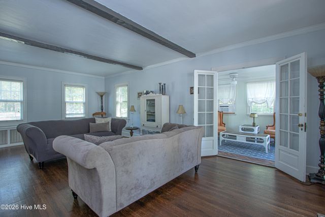 310 E Morganton Road, Southern Pines, NC 28387