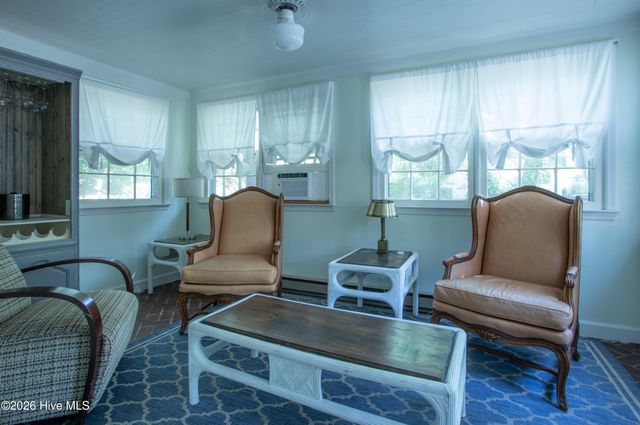 310 E Morganton Road, Southern Pines, NC 28387