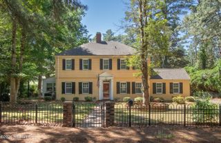 310 E Morganton Road, Southern Pines, NC 28387