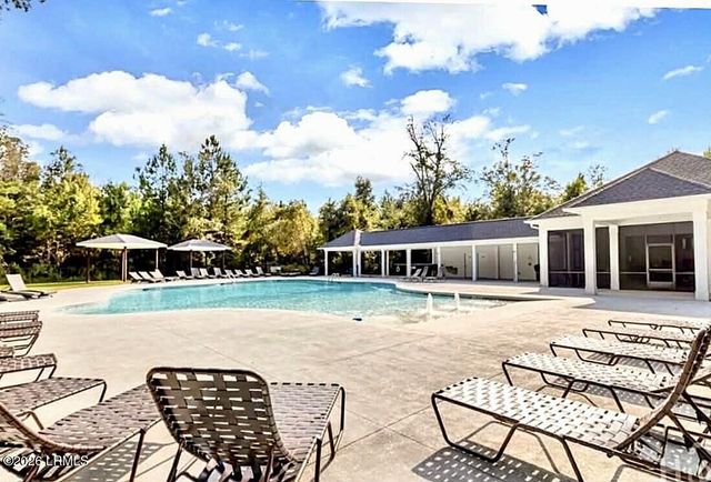 126 Minning Loop, Richmond Hill, GA 31324