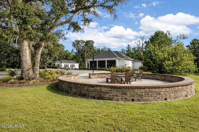 126 Minning Loop, Richmond Hill, GA 31324