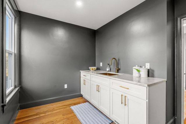 158 Central St, Rockland, MA 02370