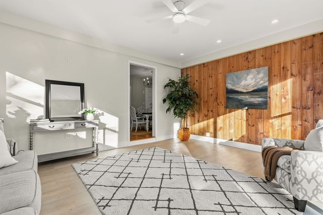 158 Central St, Rockland, MA 02370