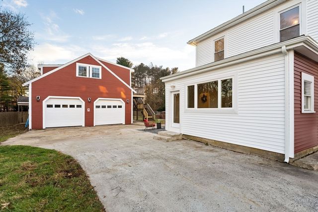 158 Central St, Rockland, MA 02370
