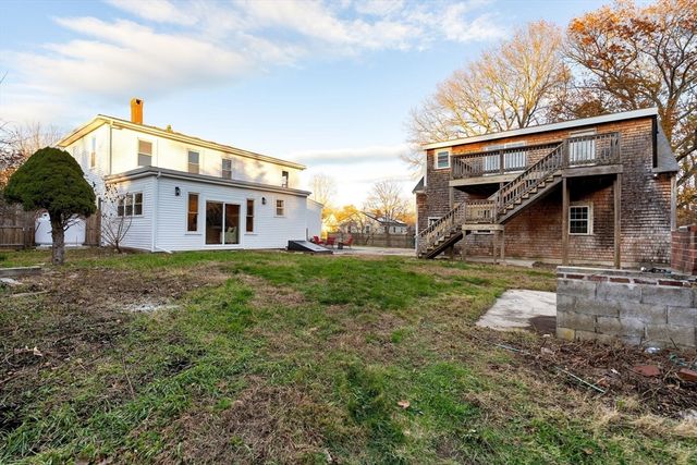 158 Central St, Rockland, MA 02370