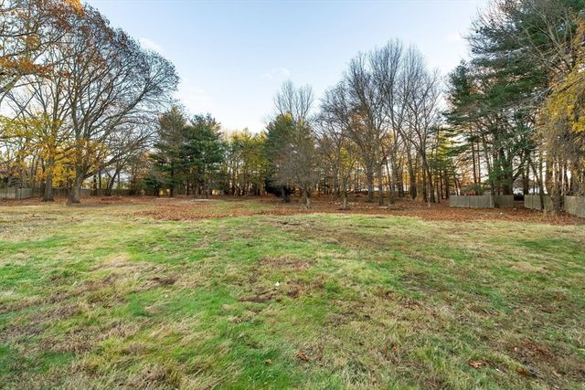 158 Central St, Rockland, MA 02370