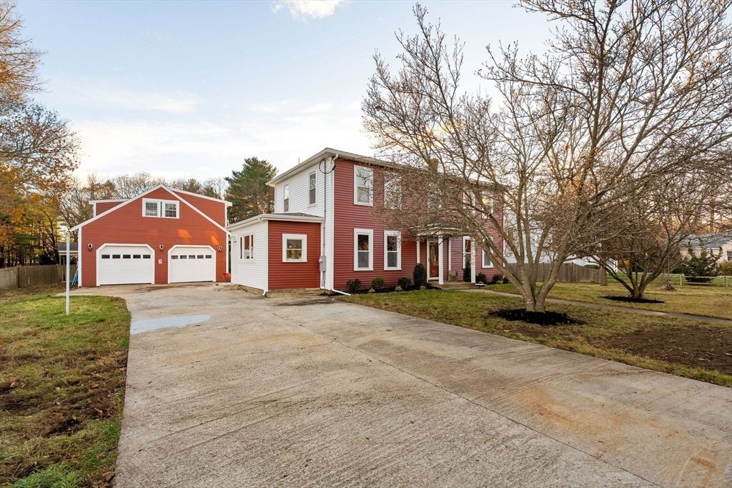 158 Central St, Rockland, MA 02370
