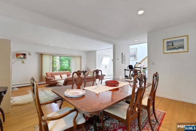 18 Mission Way, Tenafly, NJ 07670