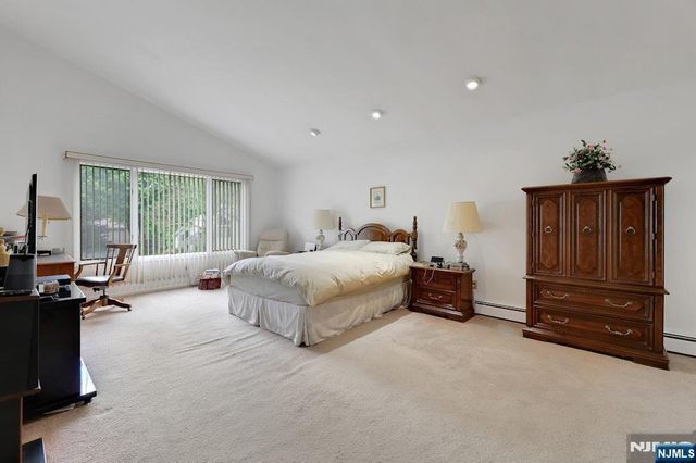 18 Mission Way, Tenafly, NJ 07670