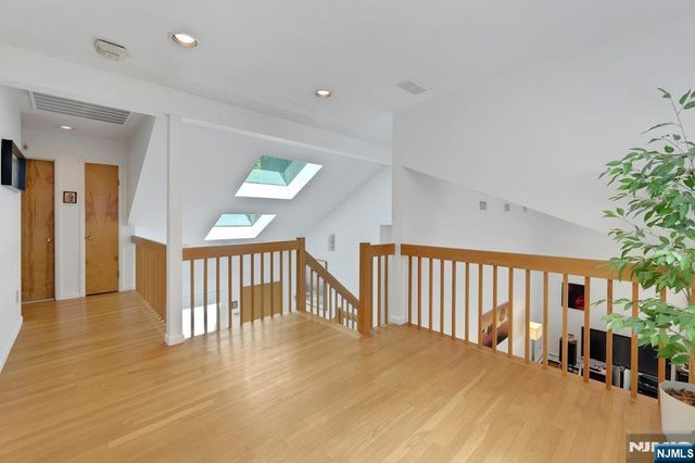 18 Mission Way, Tenafly, NJ 07670