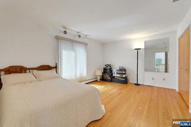 18 Mission Way, Tenafly, NJ 07670