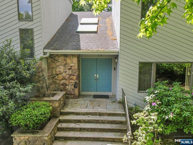18 Mission Way, Tenafly, NJ 07670
