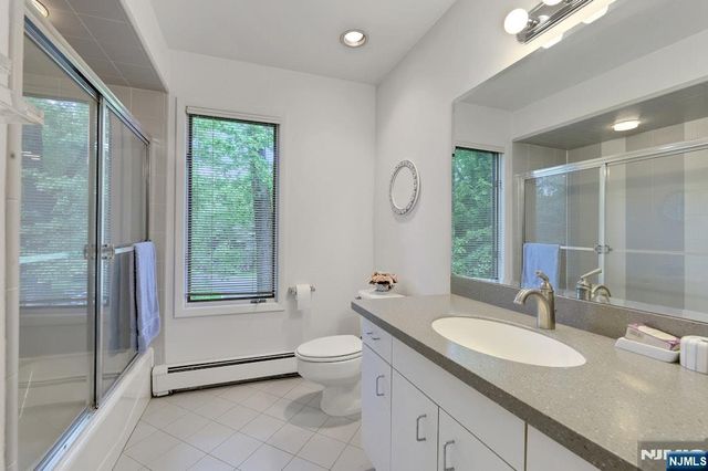 18 Mission Way, Tenafly, NJ 07670