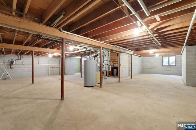18 Mission Way, Tenafly, NJ 07670