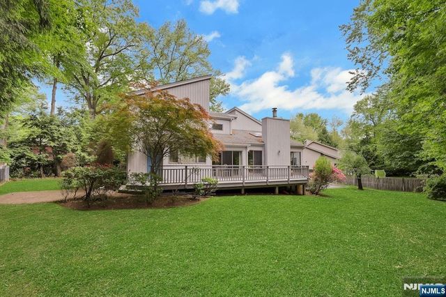18 Mission Way, Tenafly, NJ 07670