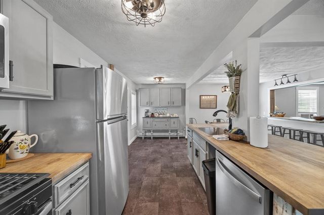 232 N MAIN Street, Cambridge Springs, PA 16403