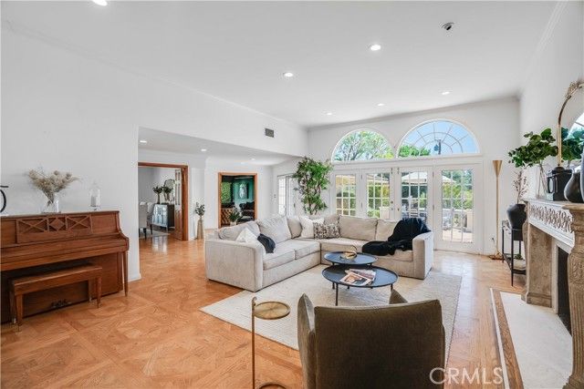 950 Hampton, Arcadia, CA 91006