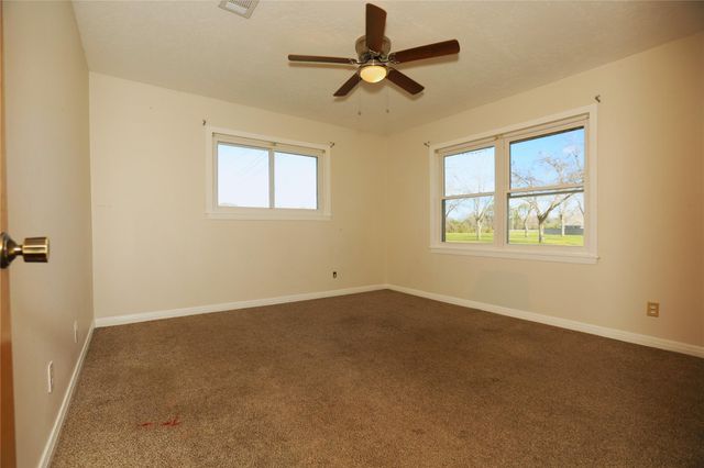 113 Old Angleton Road, Lake Jackson, TX 77566