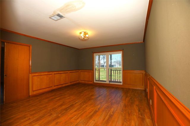 113 Old Angleton Road, Lake Jackson, TX 77566