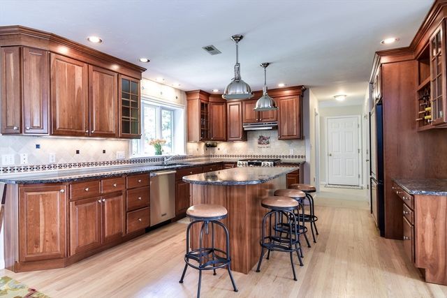 35 Orchard Road, Ashland, MA 01721