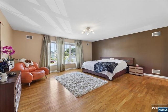 6 Lamring Drive, Fair Lawn, NJ 07410
