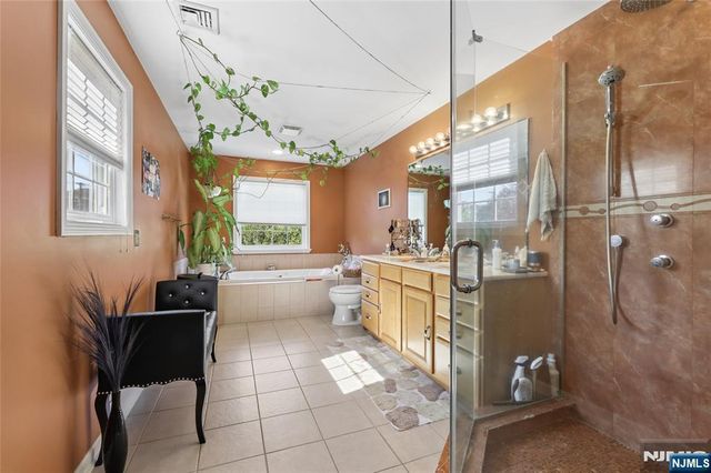 6 Lamring Drive, Fair Lawn, NJ 07410