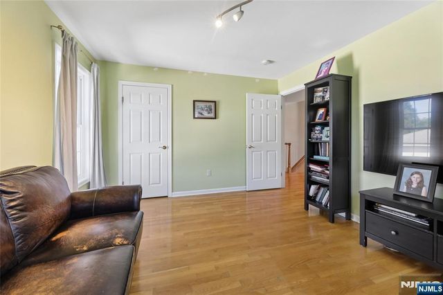 6 Lamring Drive, Fair Lawn, NJ 07410