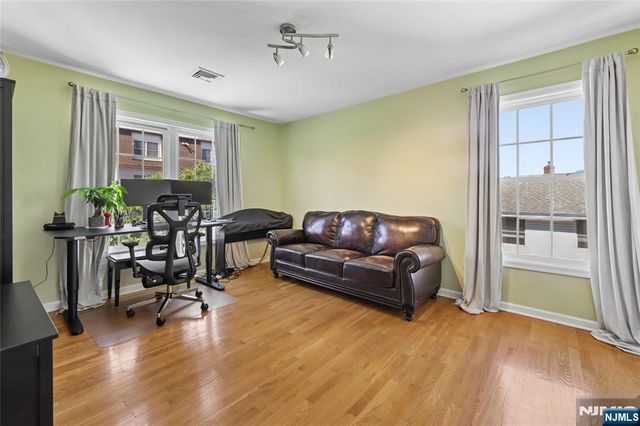 6 Lamring Drive, Fair Lawn, NJ 07410