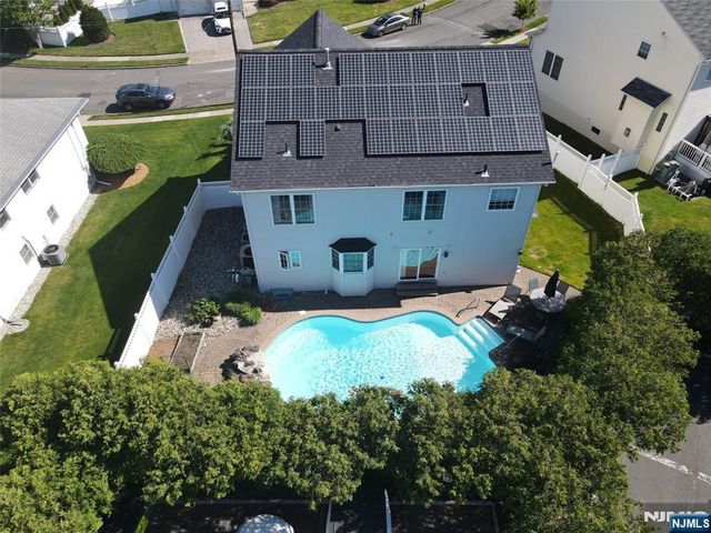 6 Lamring Drive, Fair Lawn, NJ 07410