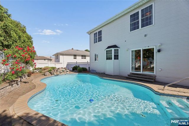 6 Lamring Drive, Fair Lawn, NJ 07410