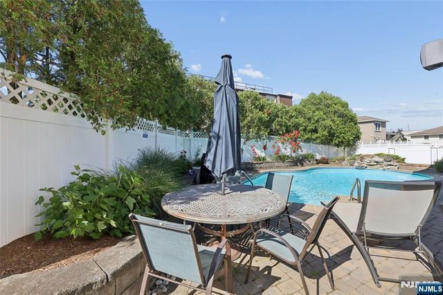 6 Lamring Drive, Fair Lawn, NJ 07410
