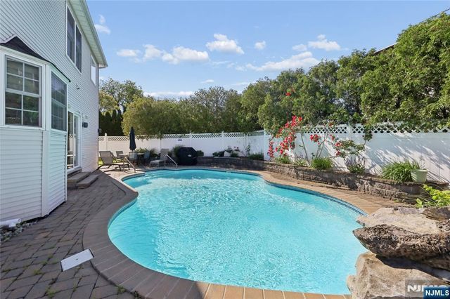6 Lamring Drive, Fair Lawn, NJ 07410