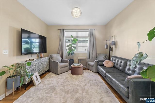 6 Lamring Drive, Fair Lawn, NJ 07410