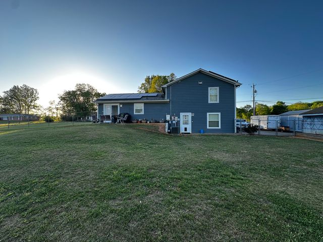 1905 Crestridge RD, Bassett, VA 24055