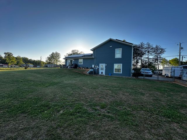 1905 Crestridge RD, Bassett, VA 24055