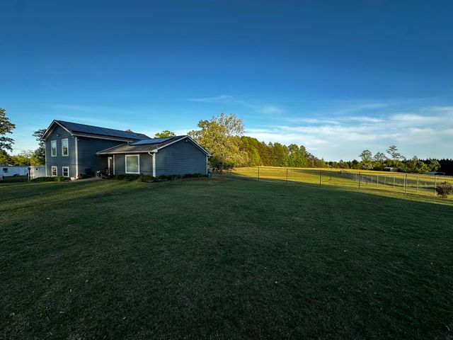 1905 Crestridge RD, Bassett, VA 24055