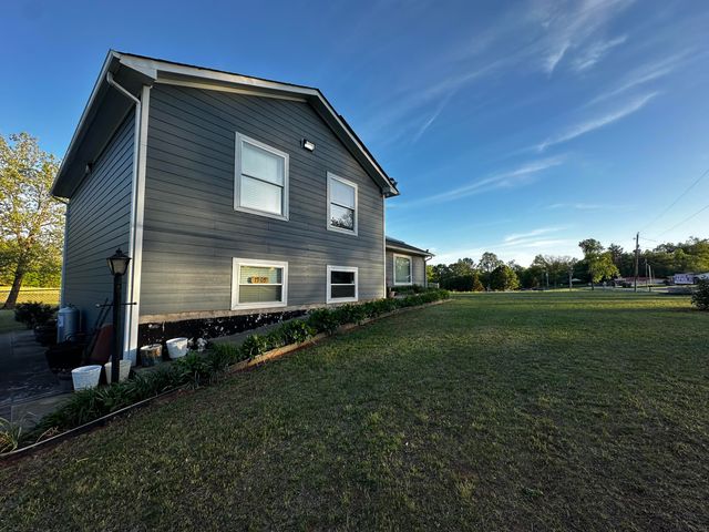 1905 Crestridge RD, Bassett, VA 24055