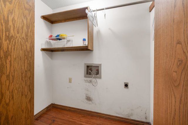 2416 N Amarado St, Wichita, KS 67205