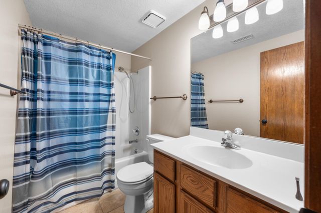 2416 N Amarado St, Wichita, KS 67205