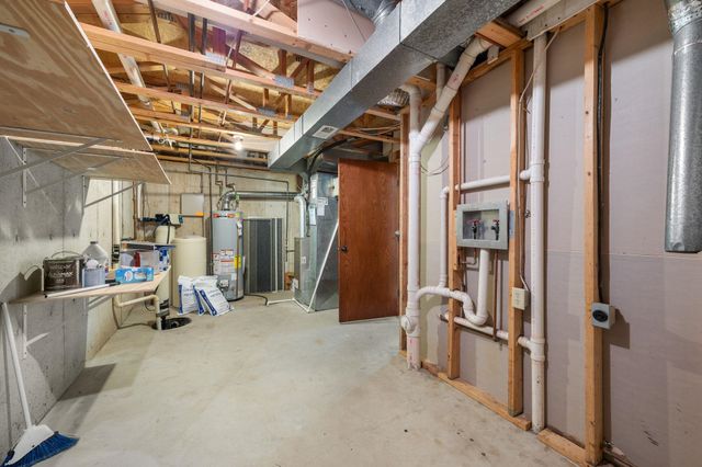 2416 N Amarado St, Wichita, KS 67205