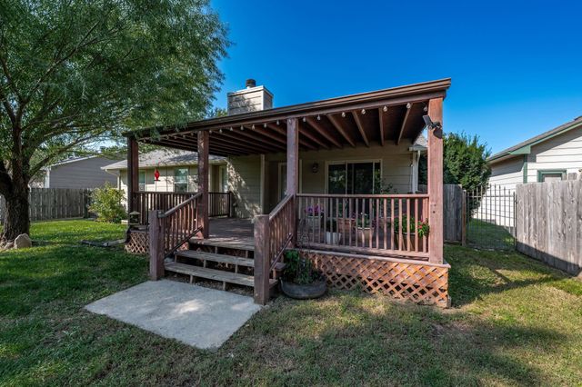 2416 N Amarado St, Wichita, KS 67205