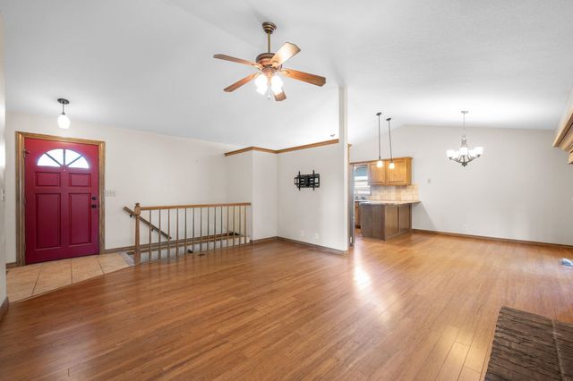 2416 N Amarado St, Wichita, KS 67205