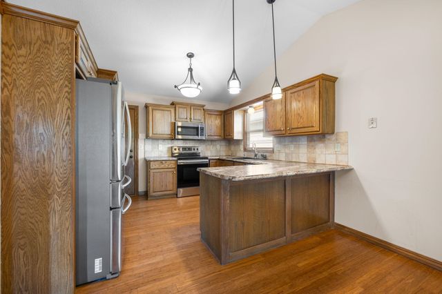 2416 N Amarado St, Wichita, KS 67205