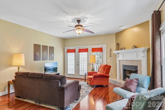 3311 Sandy Drive 1, Hendersonville, NC 28792