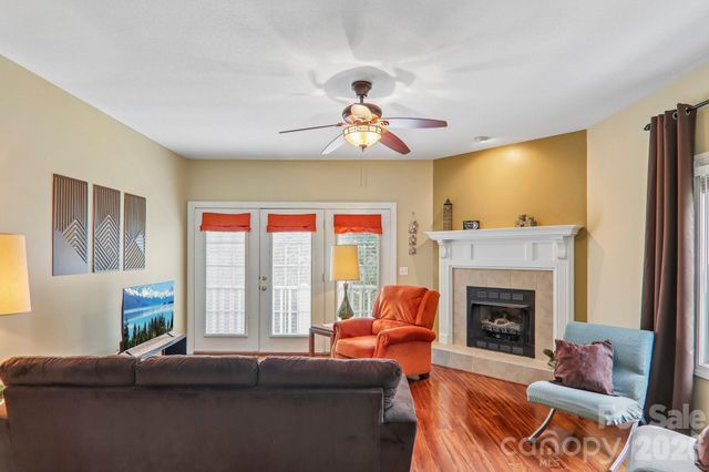 3311 Sandy Drive 1, Hendersonville, NC 28792